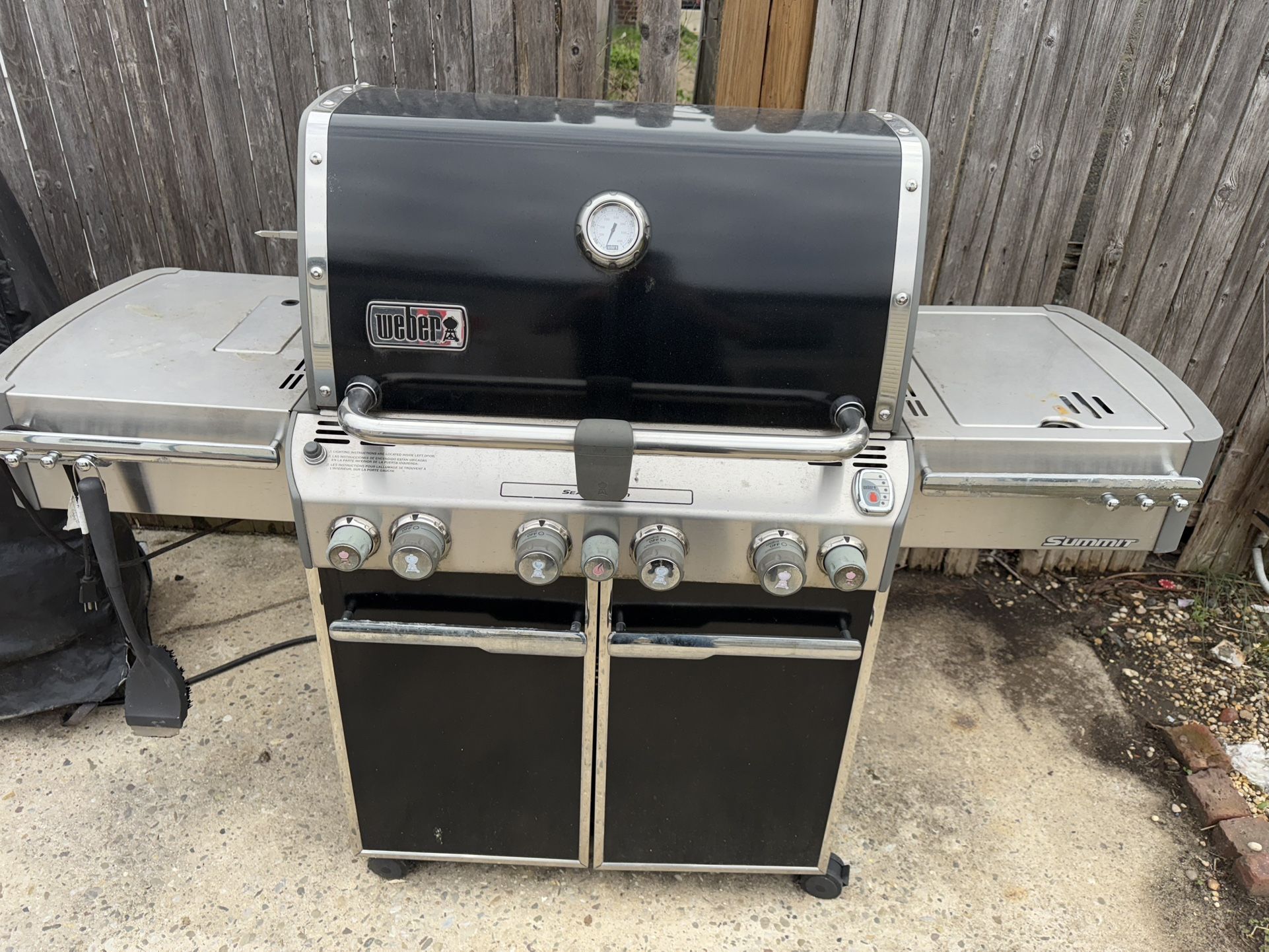 Weber summit grill 4 Burner 