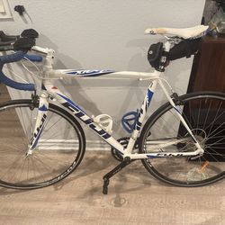 Fuji Roubaix Triathlon Road Bike