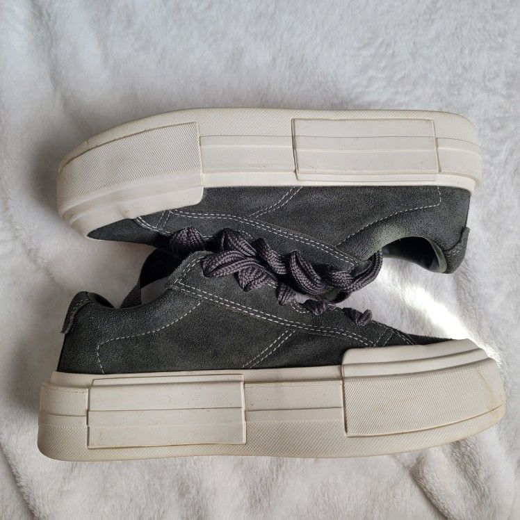 Converse low top size 6.5
