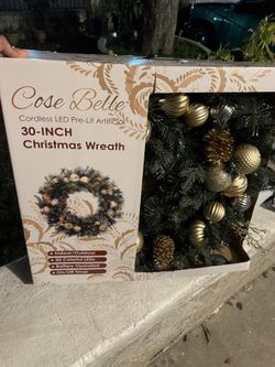 30 Inch Gold Christmas Pre Lit Wreath 