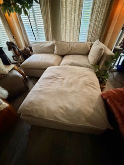 L 👀 K Crate and Barrel modular couch sofa priced to sell
