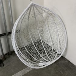 Hanging Chairs Super Cute And Shabby Sheek
