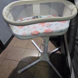 Halo Swivel Bassinet