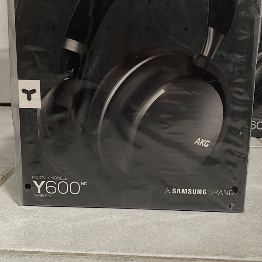 AKG Wireless Bluetooth Headphones for Sale in Secaucus NJ OfferUp