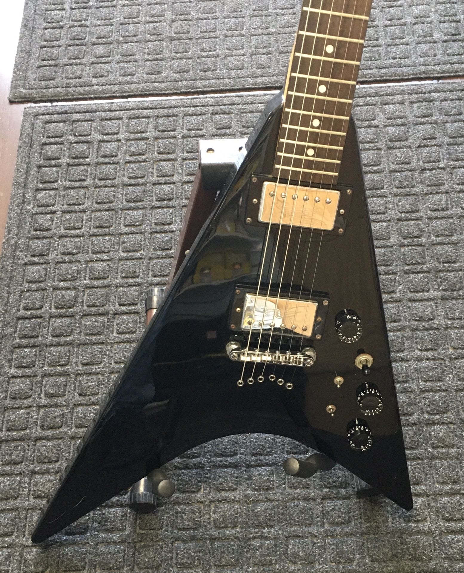 Epiphone Demon V FX 2001 Metallic Black Guitar With Built-in FX