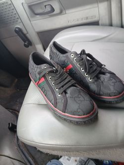 Gucci  1977  Black size 42. 11 us  Sneakers