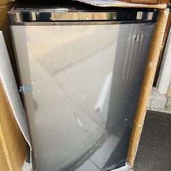 Brand New Fridge Artic King Today On Sale 