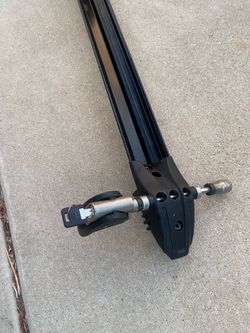 Thule Fork mount roof top square bar bike tray 51” with key
