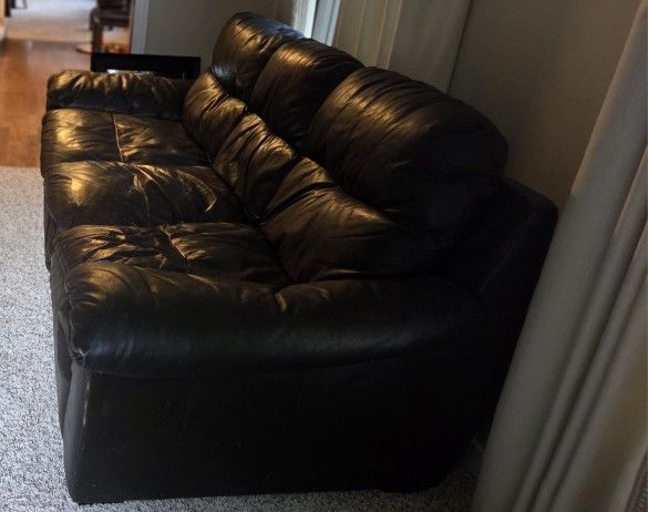 Leather Sofa – Comfortable