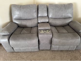Recliner sofas