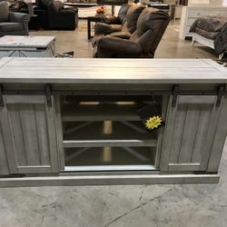 🚨 New TV Stand L👀k At This Awesome Deal!