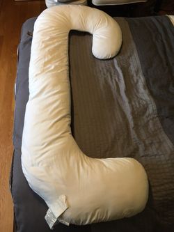 Maternity body pillow