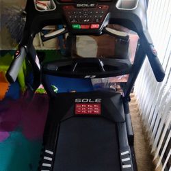 Sole F63 Treadmill *EXCELLENT CONDITION!*