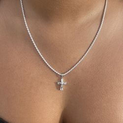 Women’s Cross Pendant