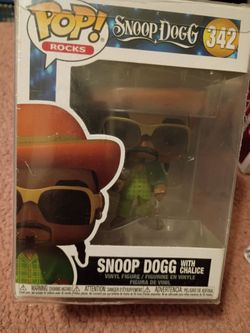 Snoop Dogg with Chalice comes with protector case