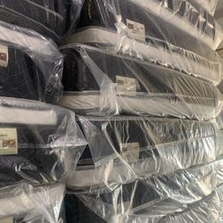 💫BRAND NEW MATTRESS 💫 ❇️BEST PRICES IN TOWN 💰💰 ✳️GREAT QUALITY 💯 ❇️ALL SIZES AVAILABLE 🛏 ➡️MEMORY FOAM 🛏 ➡️PILLOW-TOP🛏  ➡️REGULAR🛏 🔹WARRANTY