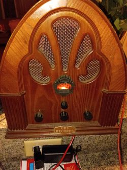 Old  school looking radio