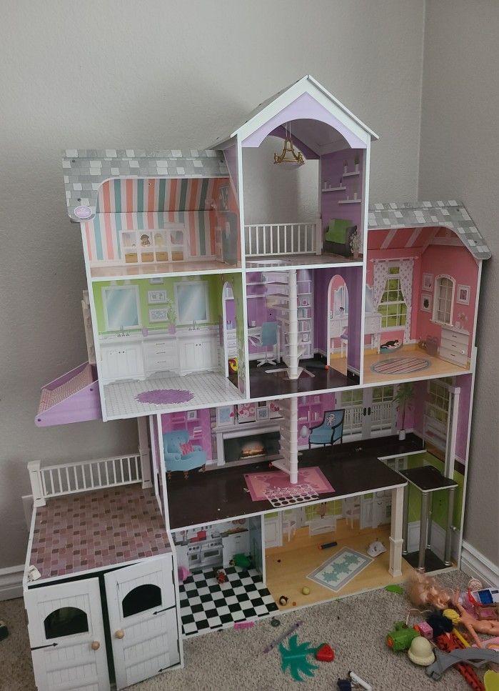 Doll house