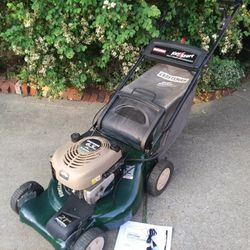 Self Propelled Craftsman mower W/ Electric Start... Bag Available