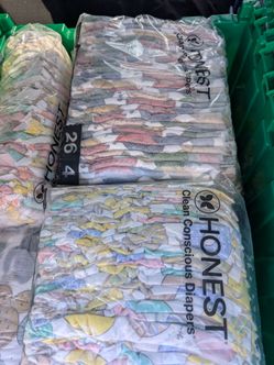 "8 Packs Honest Company Size 4 Diapers - 208 Total - Sealed New"