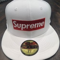Supreme Money Box Logo New Era Hat - white
7 5/8 like new 