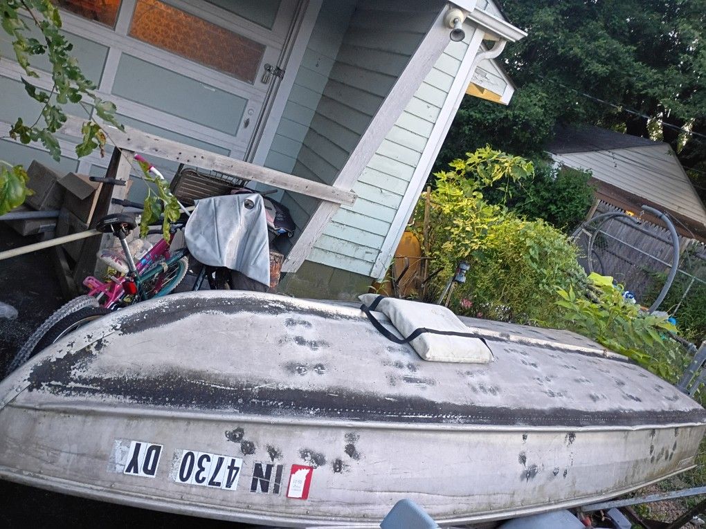 Aluminum 12' Boat With Trailer, Life Jackets And Ancors