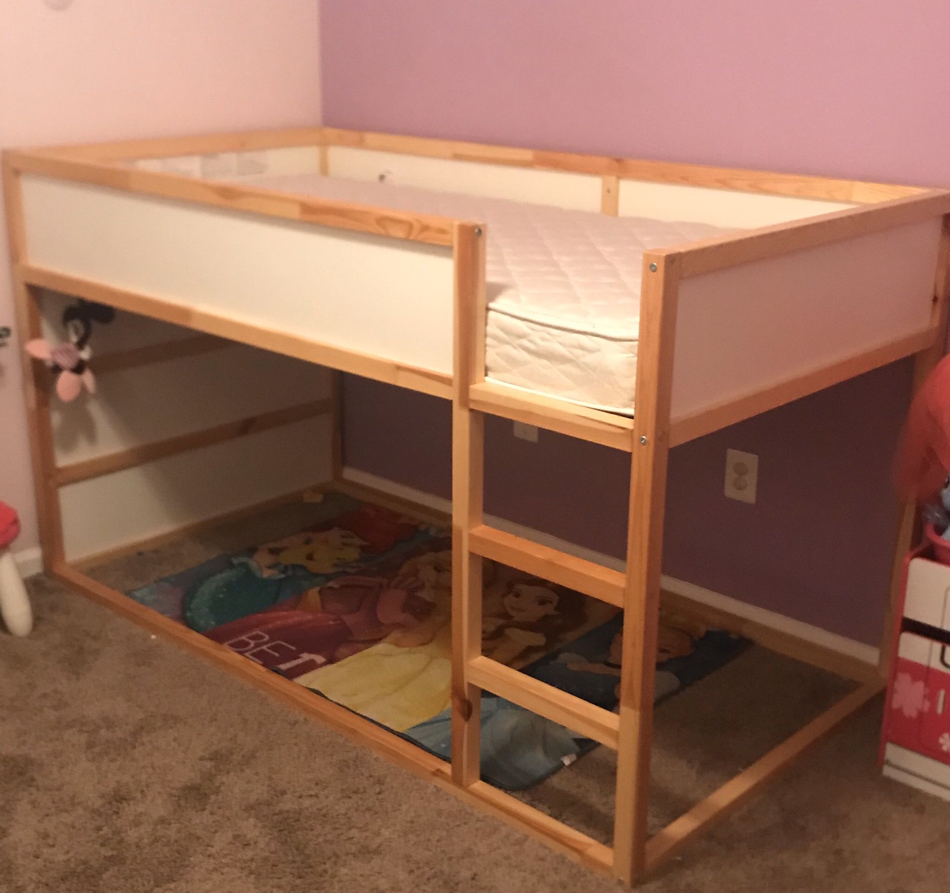 Reversible twin bed w/ mattress and tent
