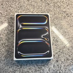 iPad Pro 13 Inch (M4) (Wi-Fi + Cellular) UNLOCKED (256GB)