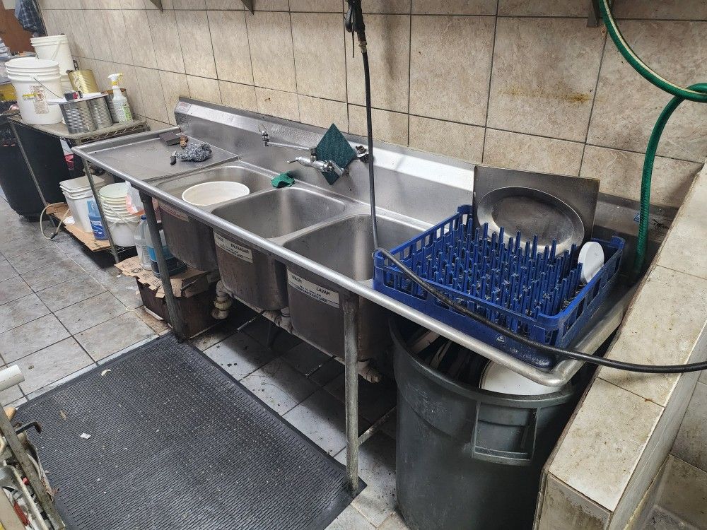 Restaurant 3 Compartment Sink Stainless Steel Warewashing 3 Well Sink Wash Rinse Sanitize 
102"L×26"