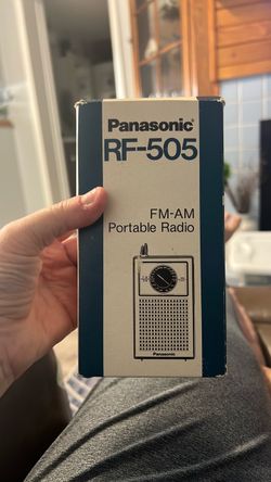 Vintage Panasonic RF-505 FM-AM Portable Radio