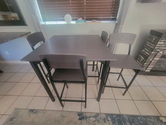 **HOMCOM 5-Piece Counter-Height Dining Set – Table & 4 Chairs – $140 OBO**