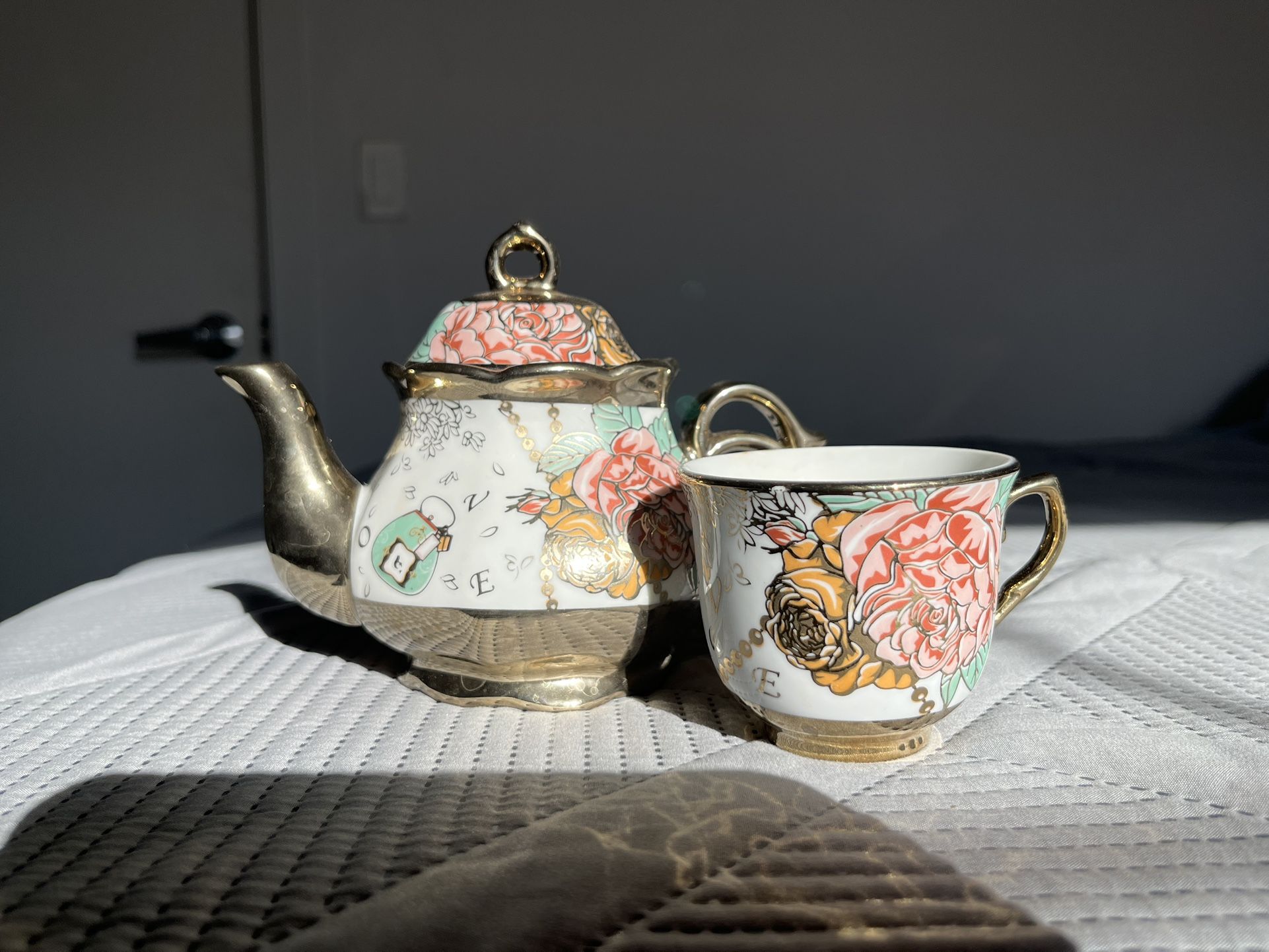 CHANJOON Gold Plated Red Rose Ceramic Tea Set