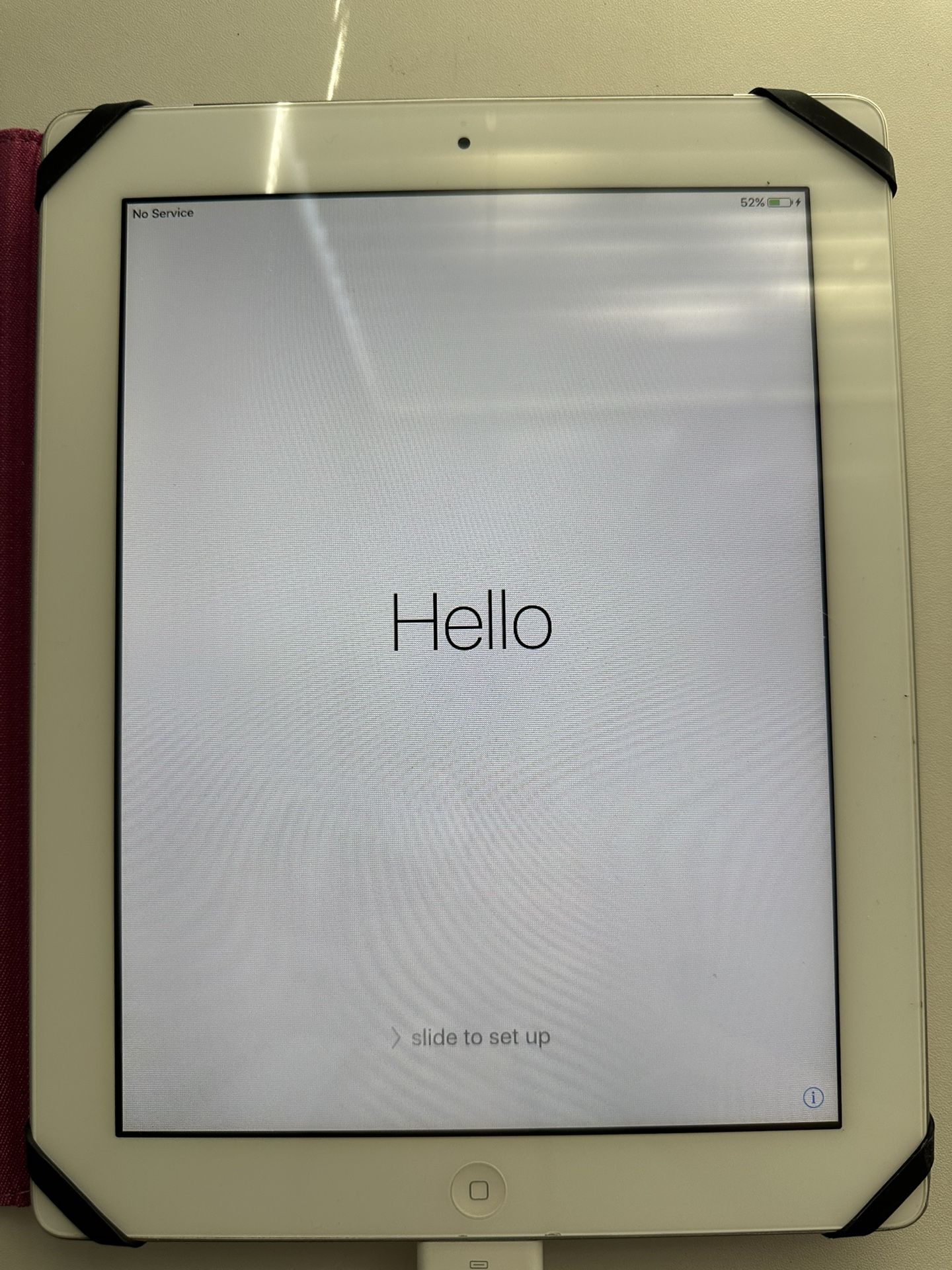 Apple iPad 2nd Gen A1396 Silver Preowned with Case