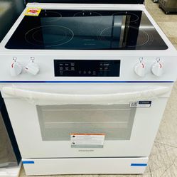 🔥🔥30” Frigidaire Slide In Range 