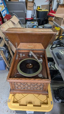 Silvertone phonograph