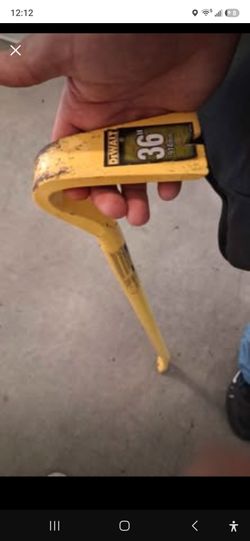 DeWalt 36ft wrecking bar