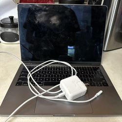 MacBook Pro 2017 FOR PARTS