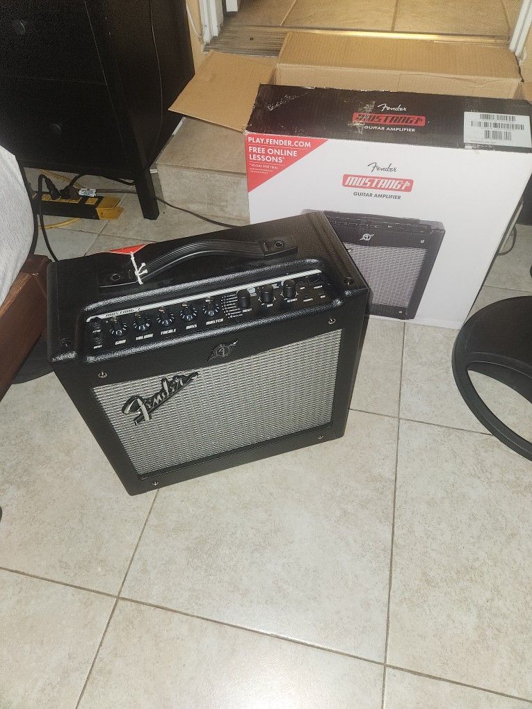 Gutair and Amplifier