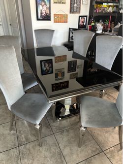 Kitchen table/ dining room table