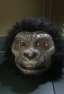 GORILLA HEAD