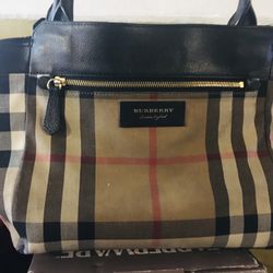 Reversible Burberry Purse for Sale in Seattle, WA - OfferUp