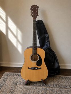 FENDER Full-Sized Acoustic Guitar & Guitar Bag/ Like New