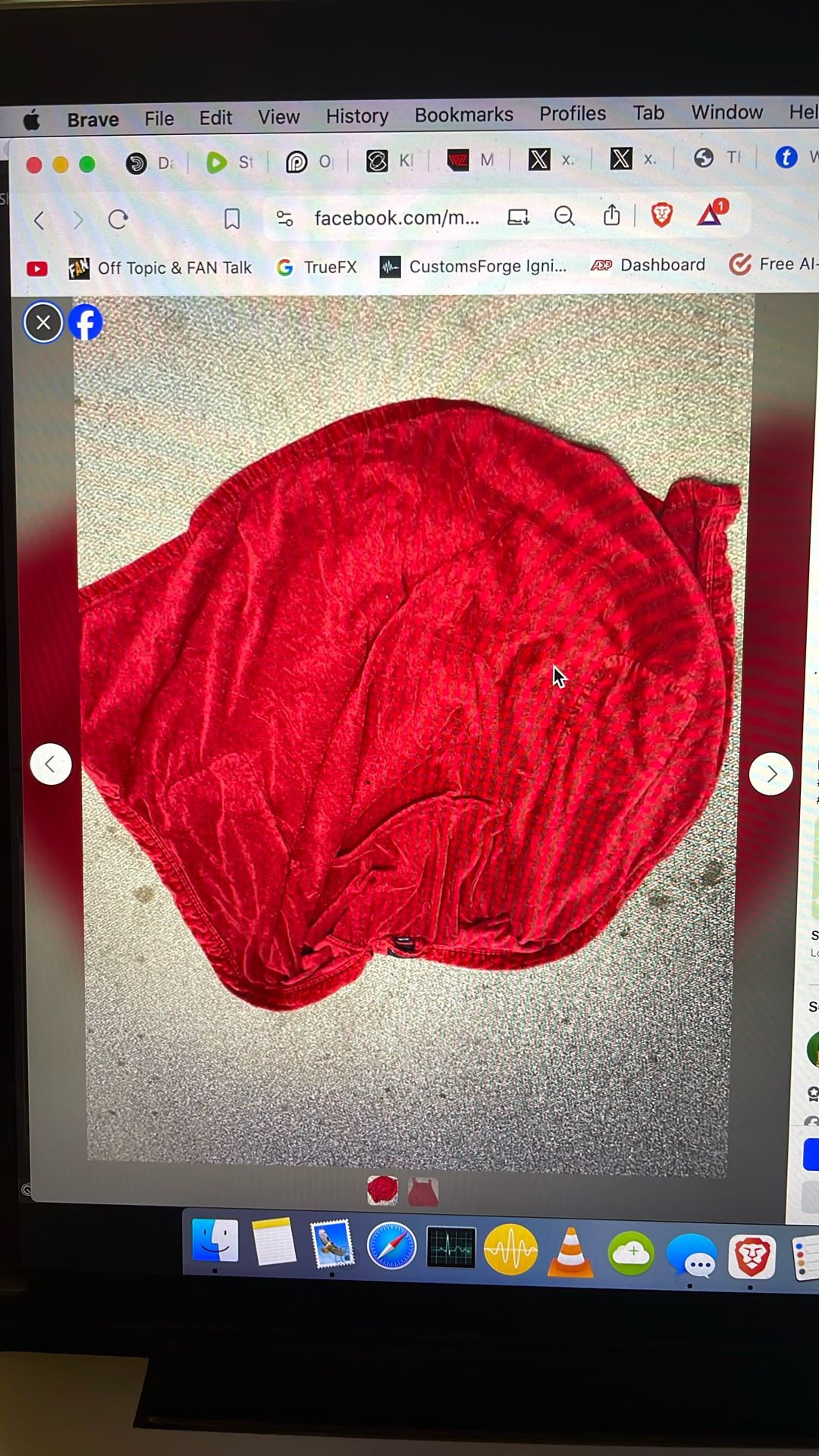 Putin red 100% cotton robe made in turkey used smoke free