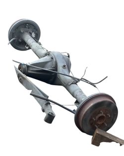 95-04 Toyota Tacoma rear axle assembly