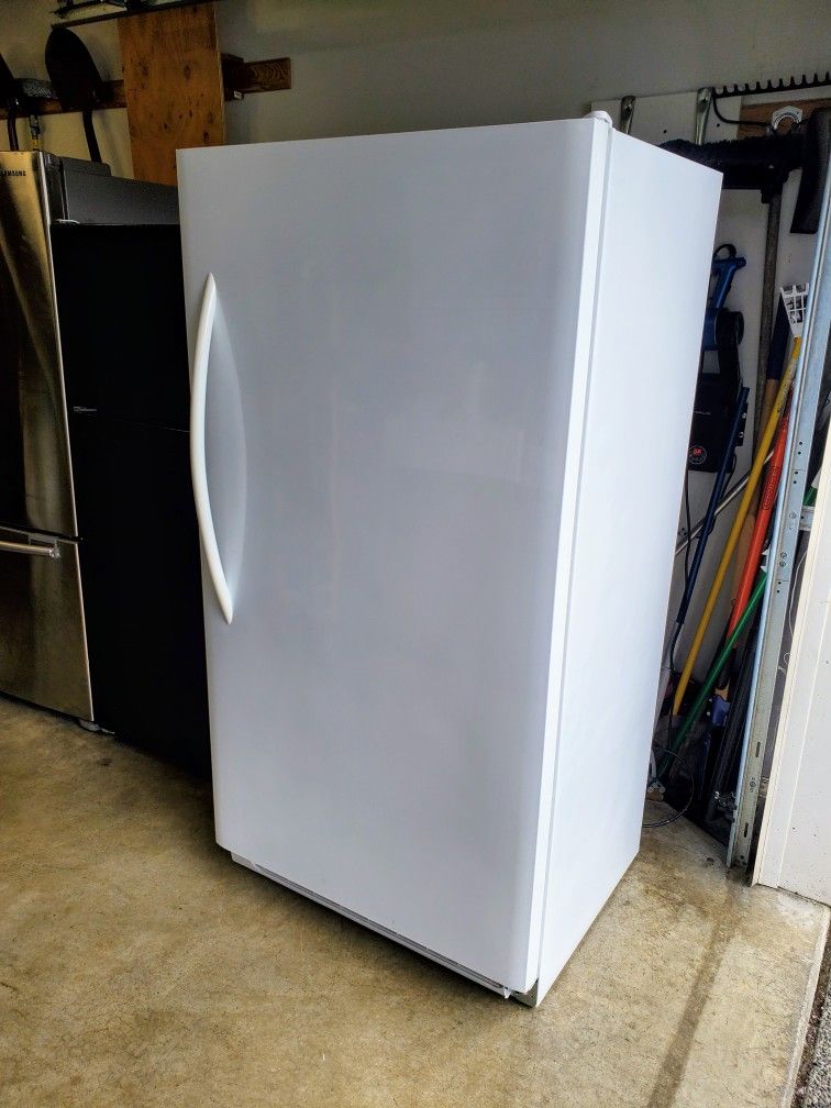 Frigidaire Frost-free freezer (Delivery Available)