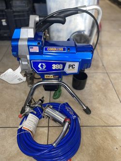 390 PC Cordless Airless Sprayer, Stand