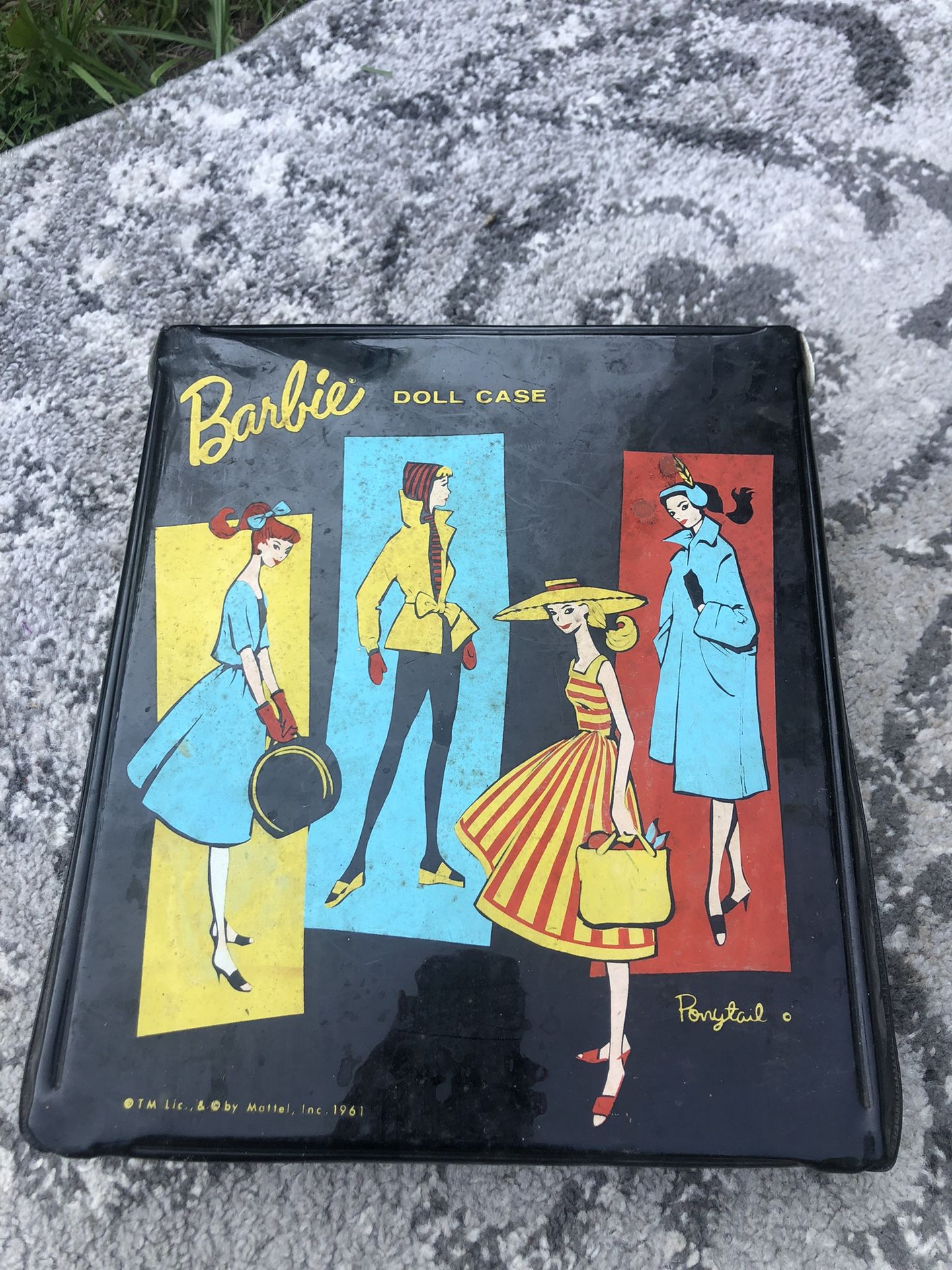 1961 Barbie Case With Clothes And Accessories. Rare Find Great For Collector Of First Barbies Items. 