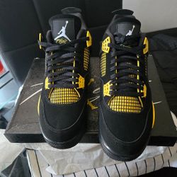 I Have A Pair Of Jordan 4 Black And Yellow For Sell 