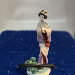 Robert Olszewski Goebel Miniature Geisha 