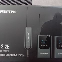 Phenyx Pro Dual Digital Wireless Microphone System, Portable Mini Receiver, 2x15 UHF Frequencies, 2 Bodypack Transmitters, Headset/Lapel Microphone fo